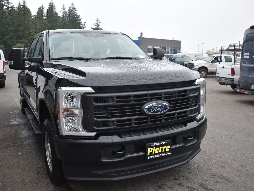 New 2026 Ford F-350 XL Truck Crew Cab