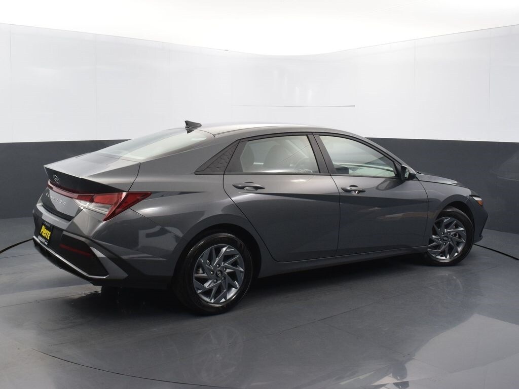 Used 2024 Hyundai Elantra SEL Sedan