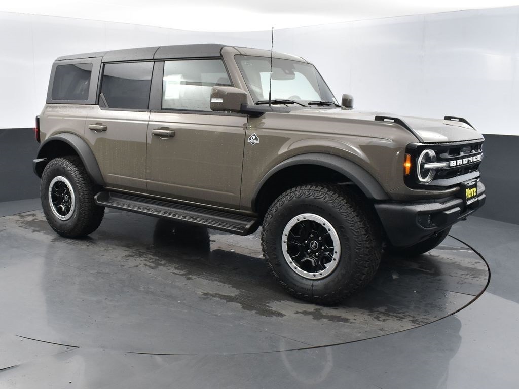 New 2025 Ford Bronco Outer Banks SUV