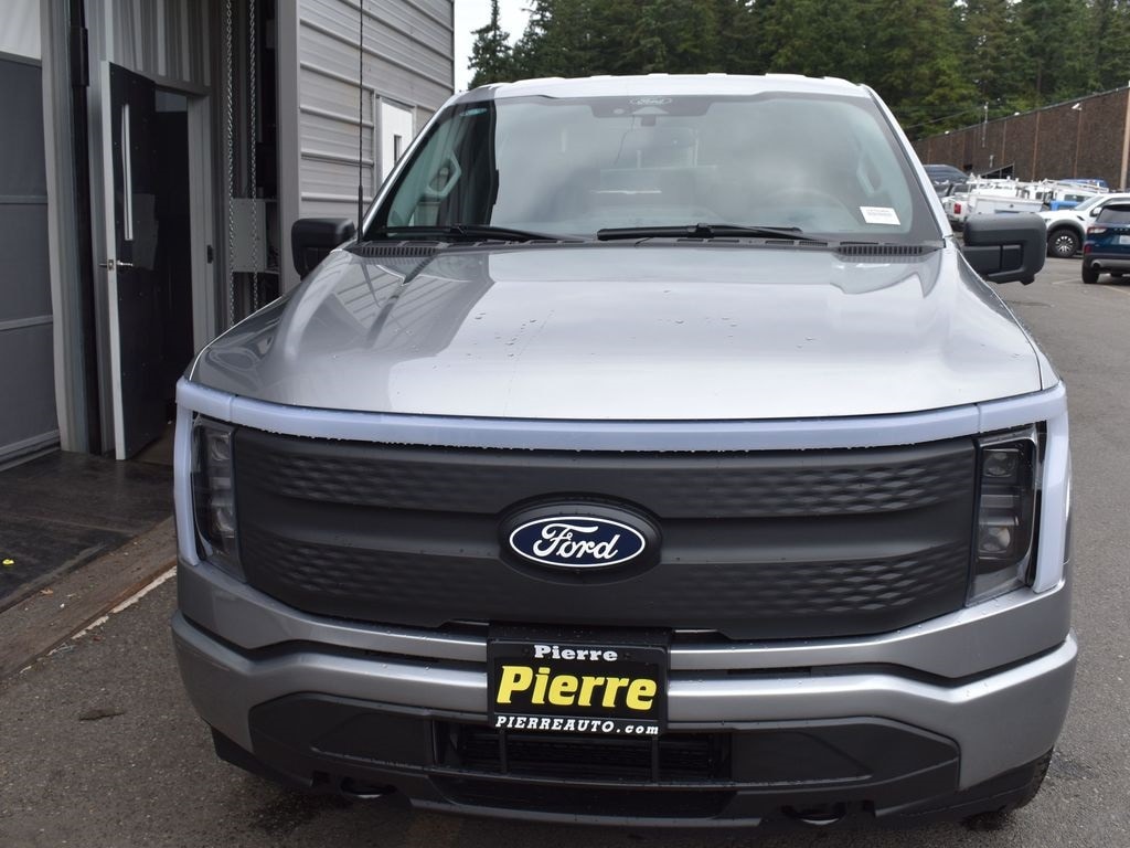 New 2025 Ford F-150 Lightning XLT Truck SuperCrew Cab