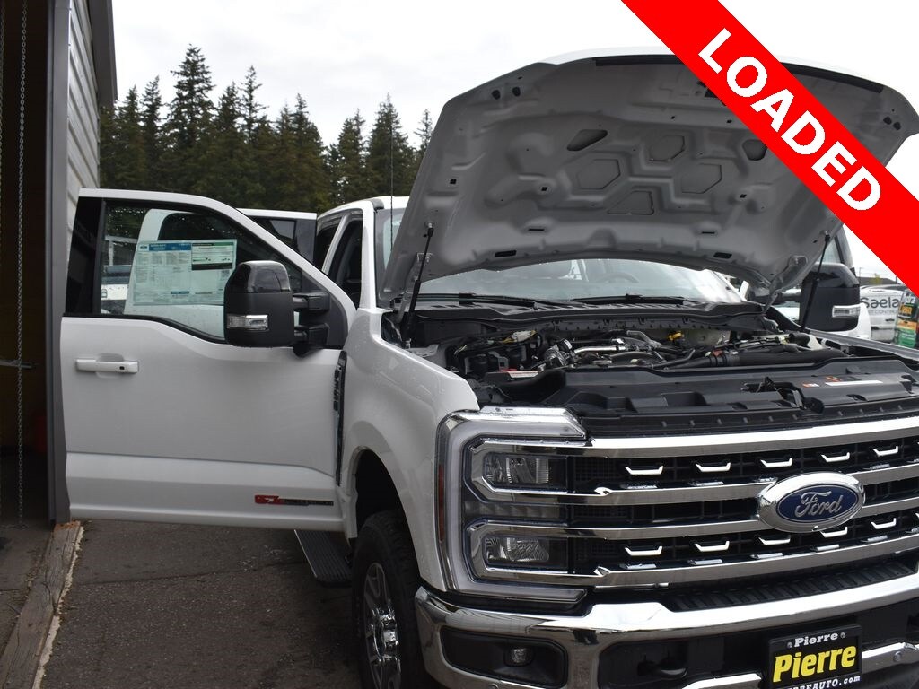 New 2025 Ford F-350 Lariat Truck Crew Cab