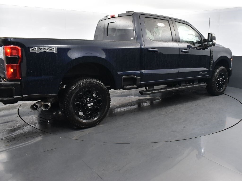 New 2025 Ford F-350 Lariat Truck Crew Cab