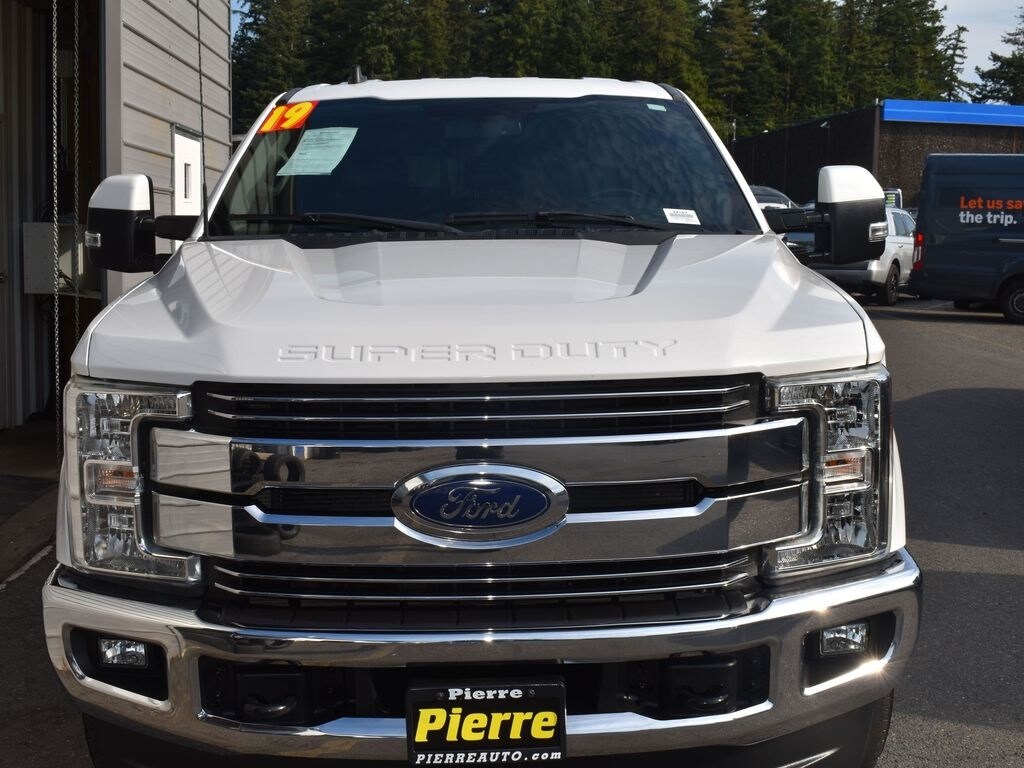 Used 2019 Ford F-250SD Lariat Truck Crew Cab