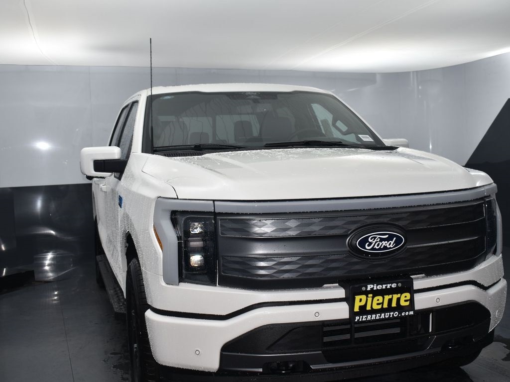 2025 Ford F-150 Lightning Truck SuperCrew Cab 