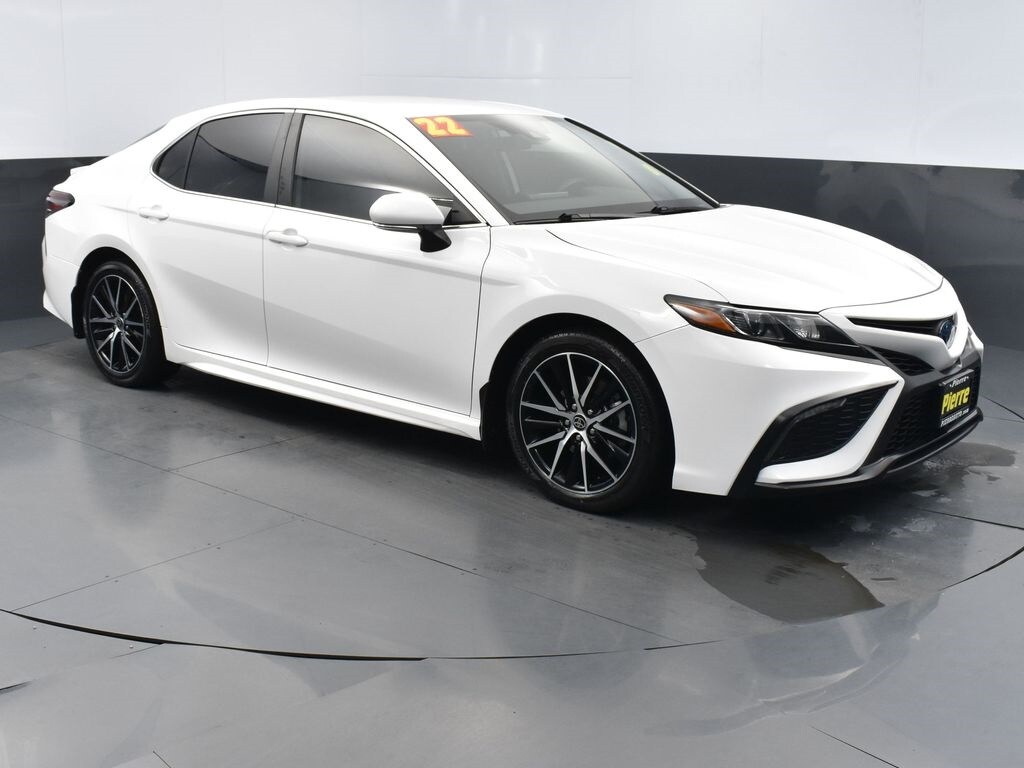 Used 2022 Toyota Camry Hybrid SE Sedan