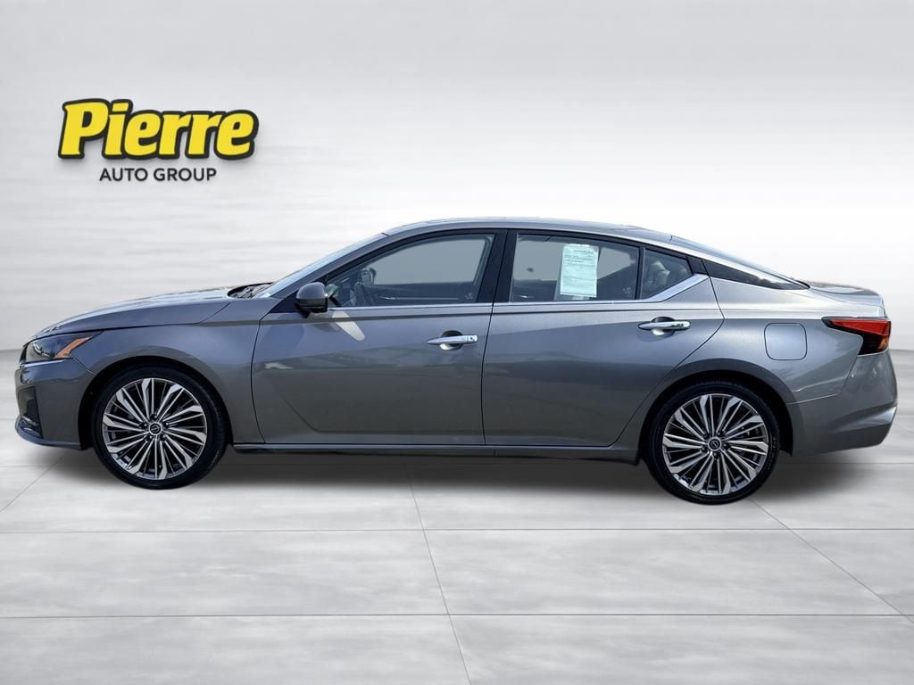 Used 2023 Nissan Altima 2.5 SL Sedan