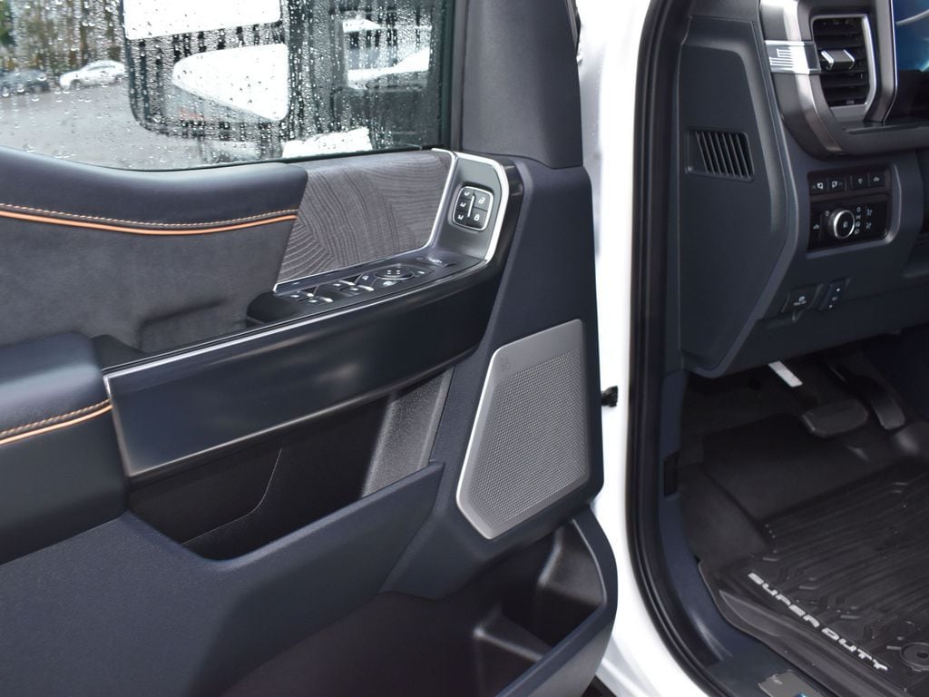 2024 Ford F-350 Super Duty Platinum - Photo 22