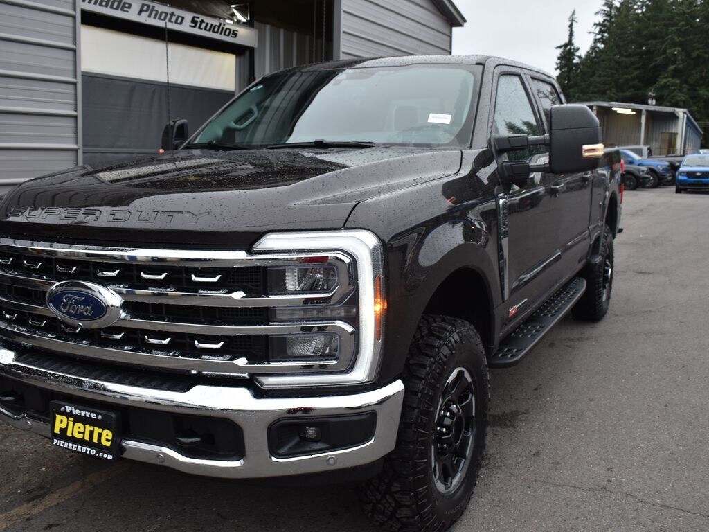 New 2025 Ford F-350 Lariat Truck Crew Cab