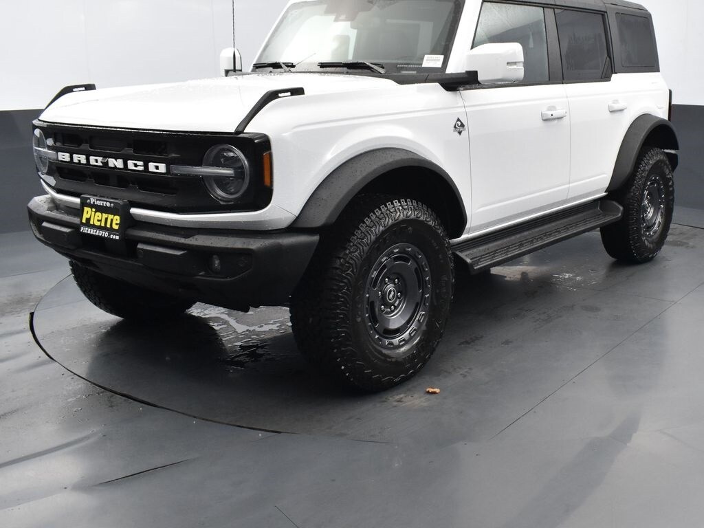New 2025 Ford Bronco Outer Banks SUV