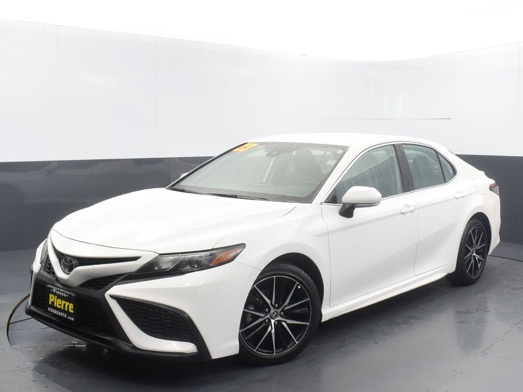 Used 2023 Toyota Camry SE Sedan