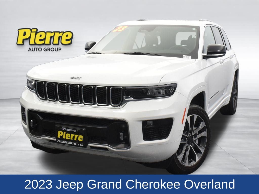 2023 Jeep Grand Cherokee Overland 4x4's photo