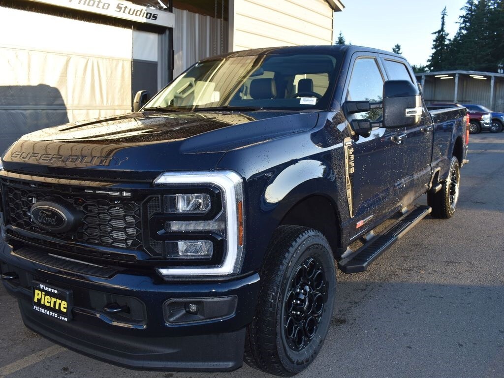 New 2025 Ford F-350 Lariat Truck Crew Cab