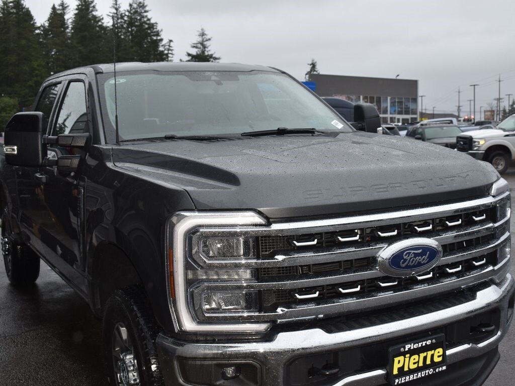 New 2026 Ford F-350 Lariat Truck Crew Cab