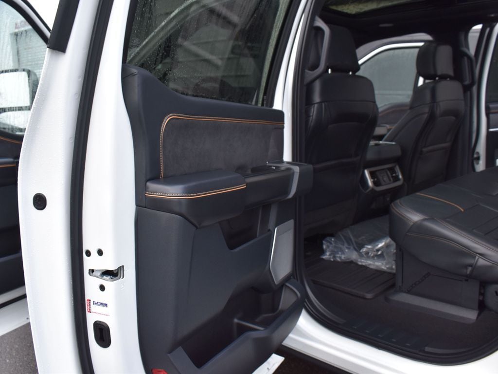 2024 Ford F-350 Super Duty Platinum - Photo 25