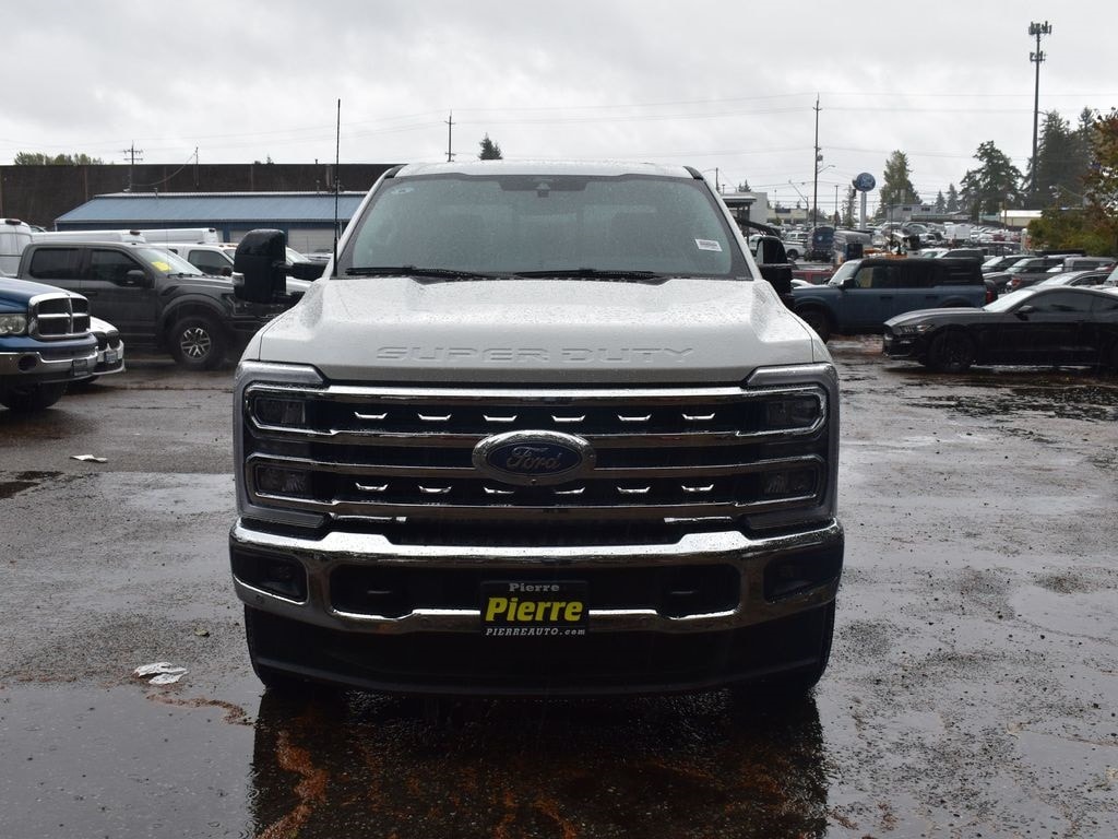 New 2025 Ford F-350 Lariat Truck Crew Cab