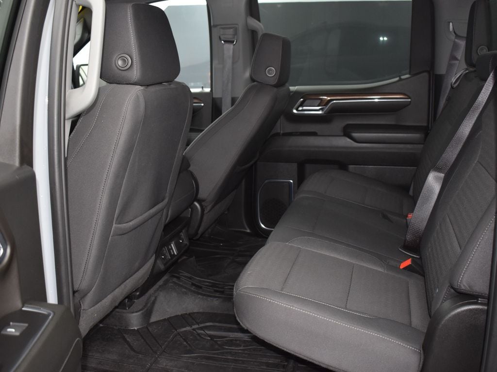 2024 Chevrolet Silverado 1500 LT - Photo 11