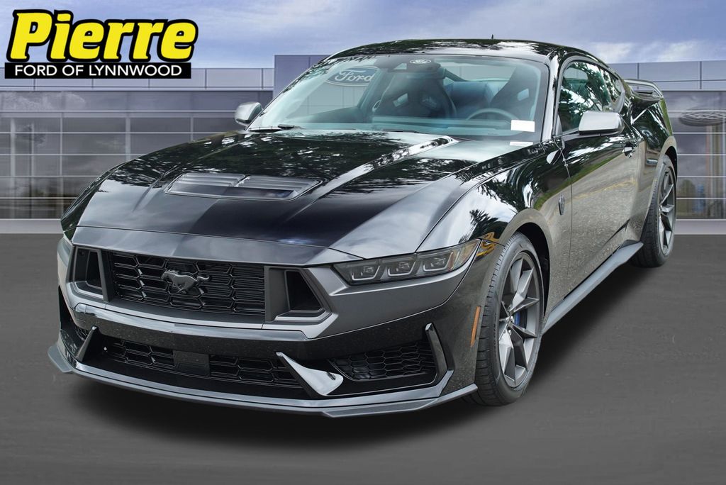 2026 Ford Mustang Dark Horse's photo