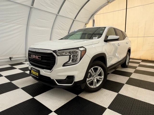 2024 GMC Terrain SLE's photo