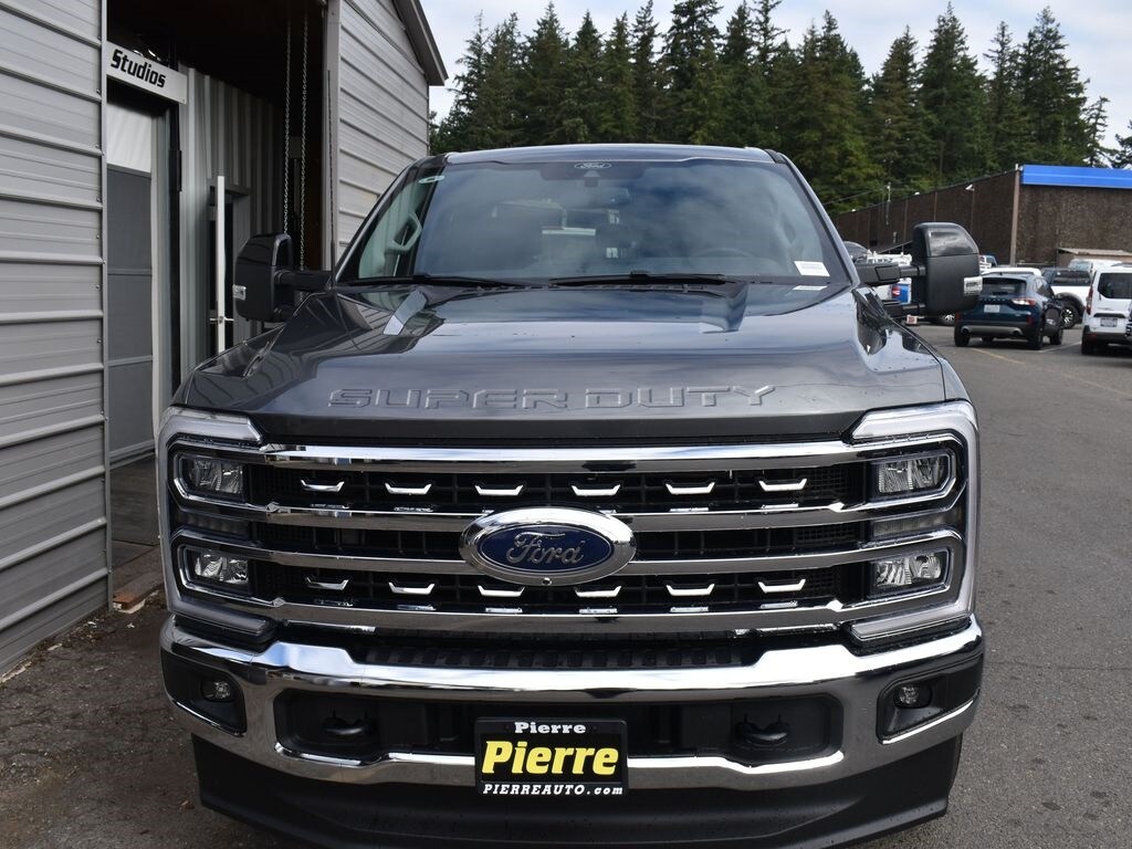 New 2026 Ford F-350 Lariat Truck Crew Cab