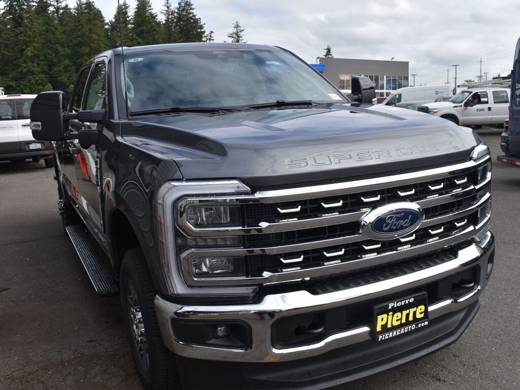 New 2026 Ford F-350 Lariat Truck Crew Cab