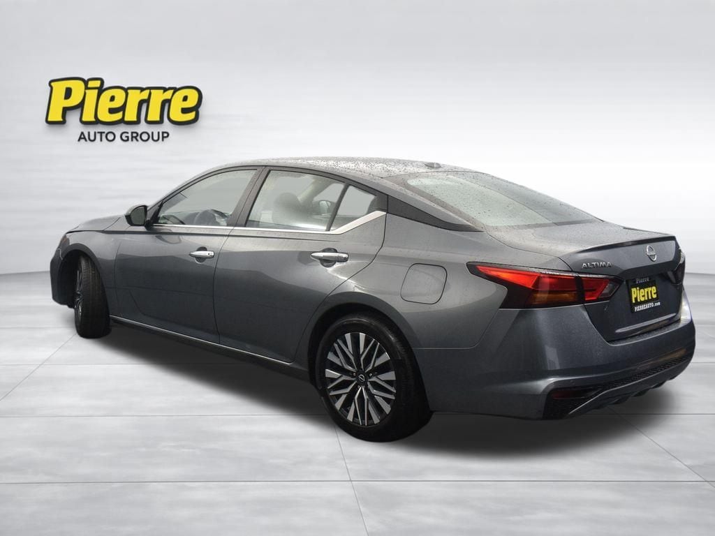 Used 2024 Nissan Altima 2.5 SV Sedan