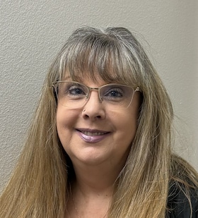 Staff member Stephanie Silva from ID_643f2d