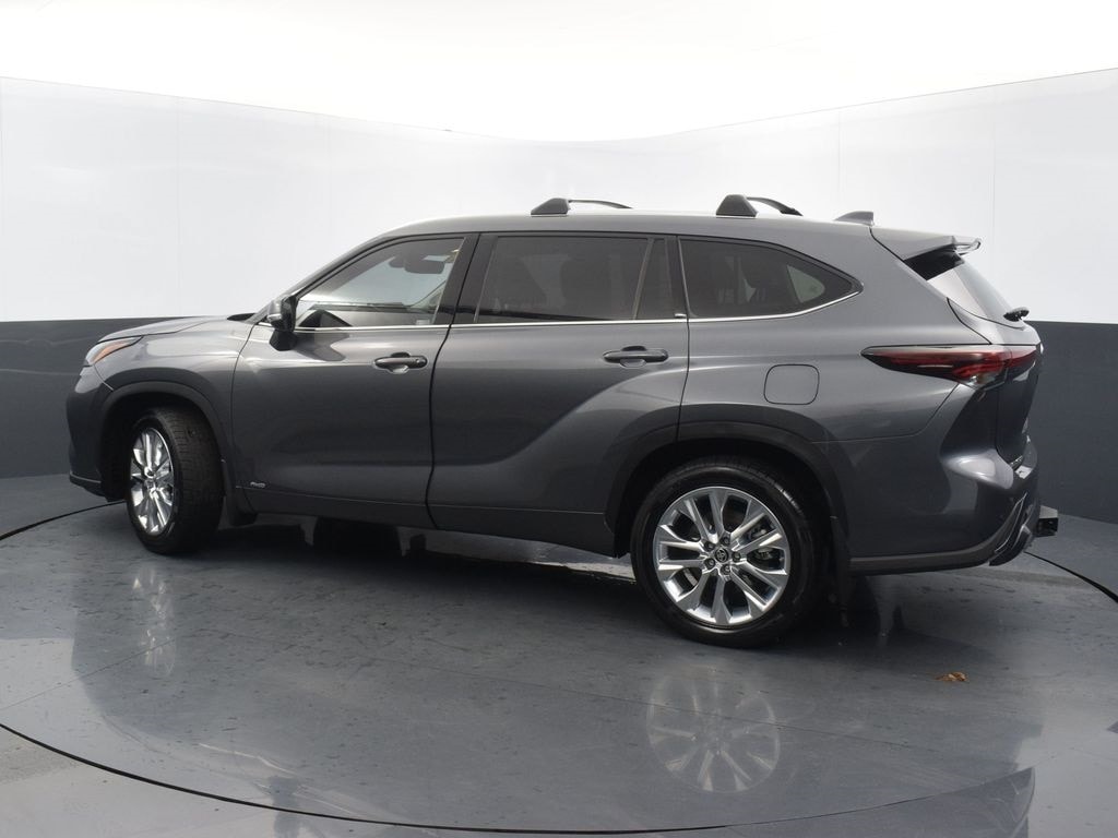 Used 2024 Toyota Highlander Hybrid Limited SUV