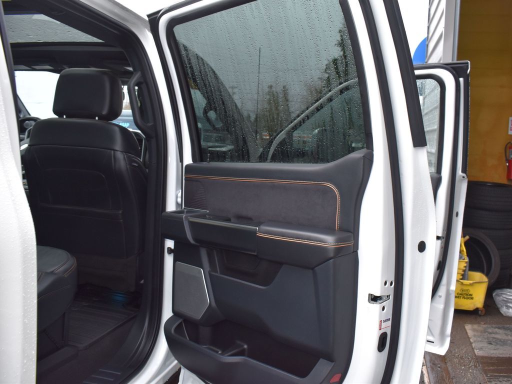 2024 Ford F-350 Super Duty Platinum - Photo 19