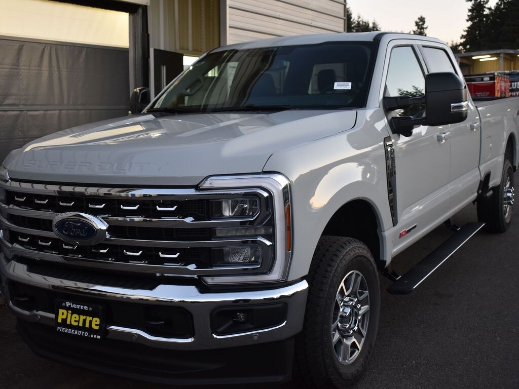 New 2025 Ford F-350 Lariat Truck Crew Cab