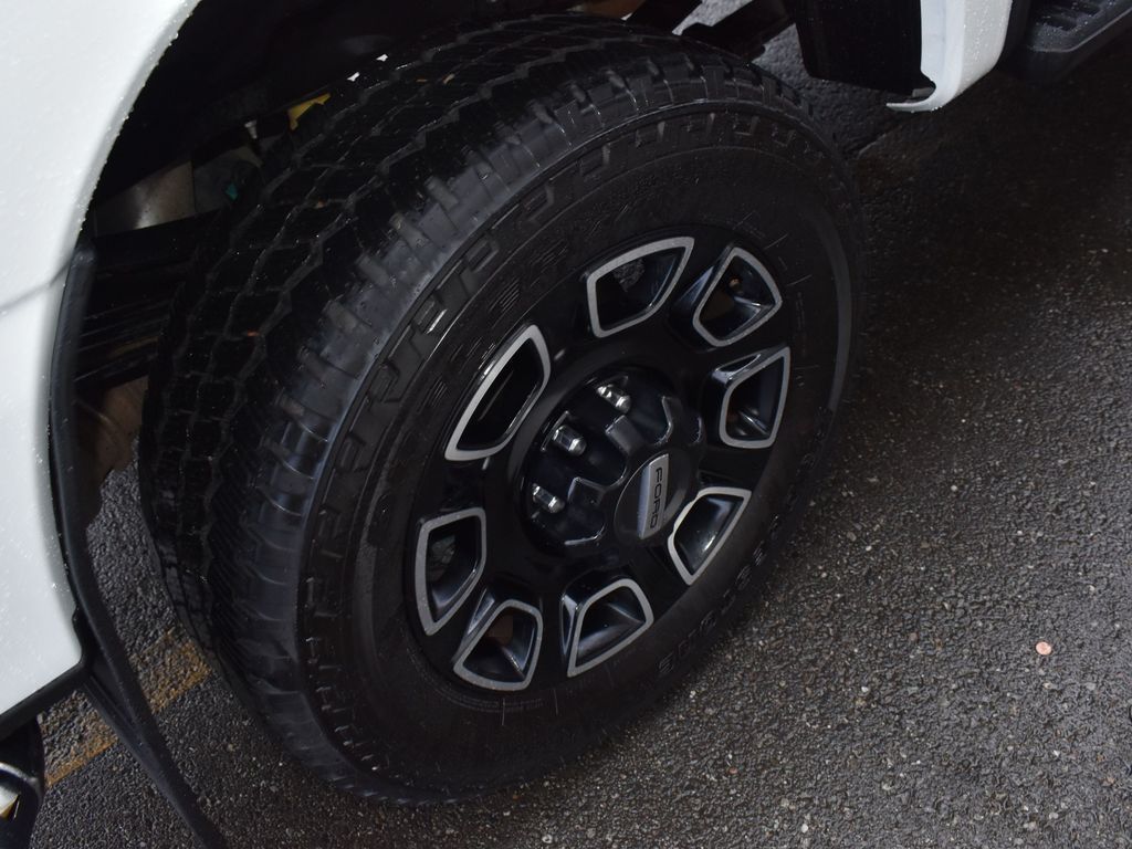 2024 Ford F-350 Super Duty Platinum - Photo 12