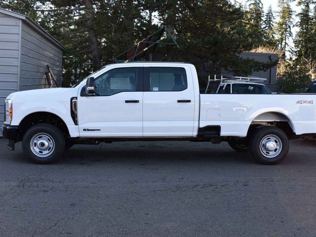 New 2024 Ford F-350 XL Truck Crew Cab