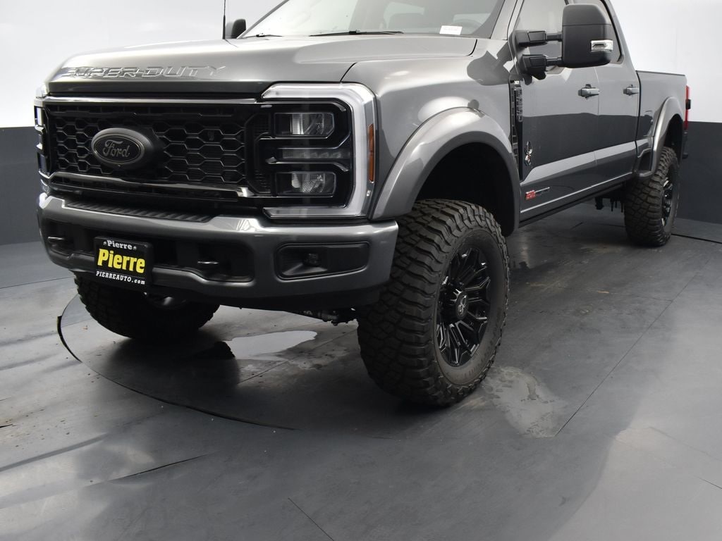 2025 Ford F-250 Super Duty XLT's photo