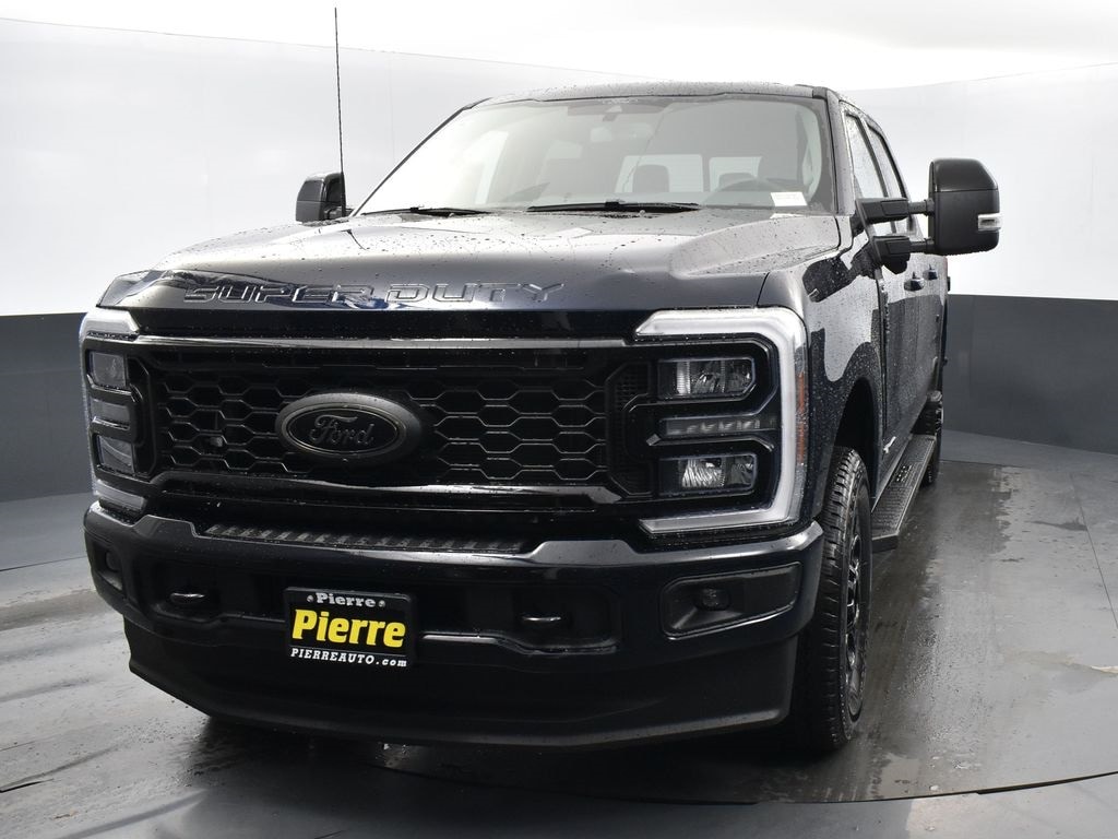 New 2025 Ford F-350 Lariat Truck Crew Cab