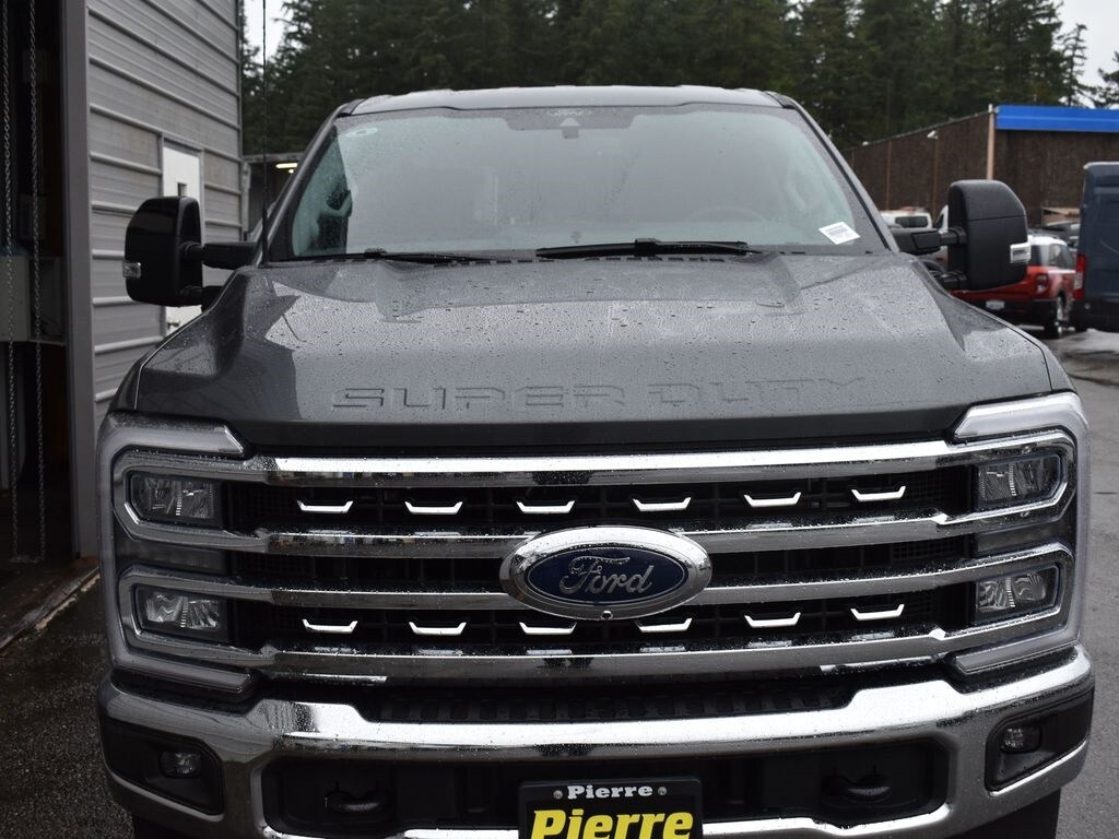 New 2026 Ford F-350 Lariat Truck Crew Cab