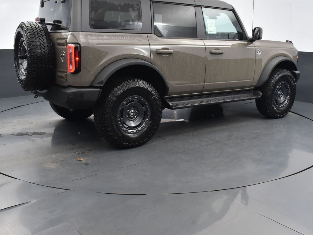 New 2025 Ford Bronco Outer Banks SUV