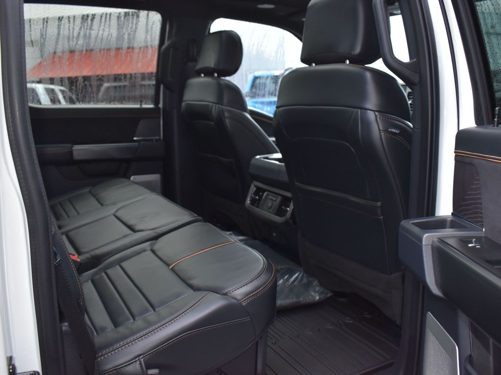 2024 Ford F-350 Super Duty Platinum - Photo 18