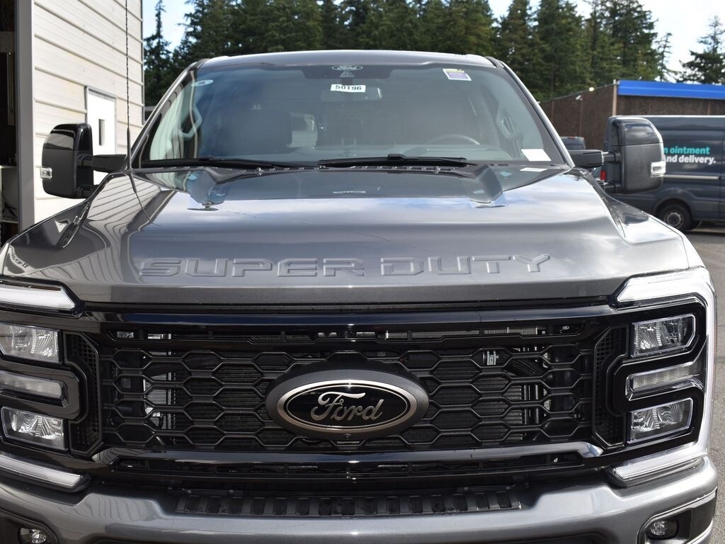 New 2025 Ford F-350 Lariat Truck Crew Cab