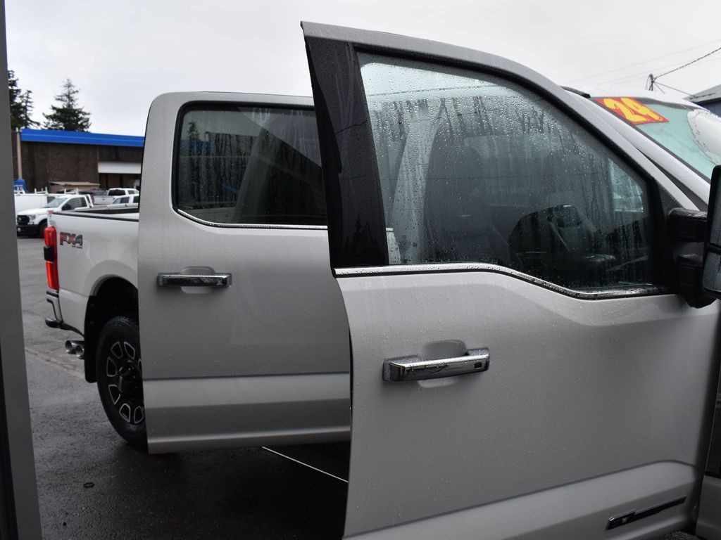 2024 Ford F-350 Super Duty Platinum - Photo 20
