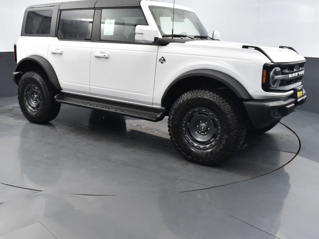 New 2025 Ford Bronco Outer Banks SUV