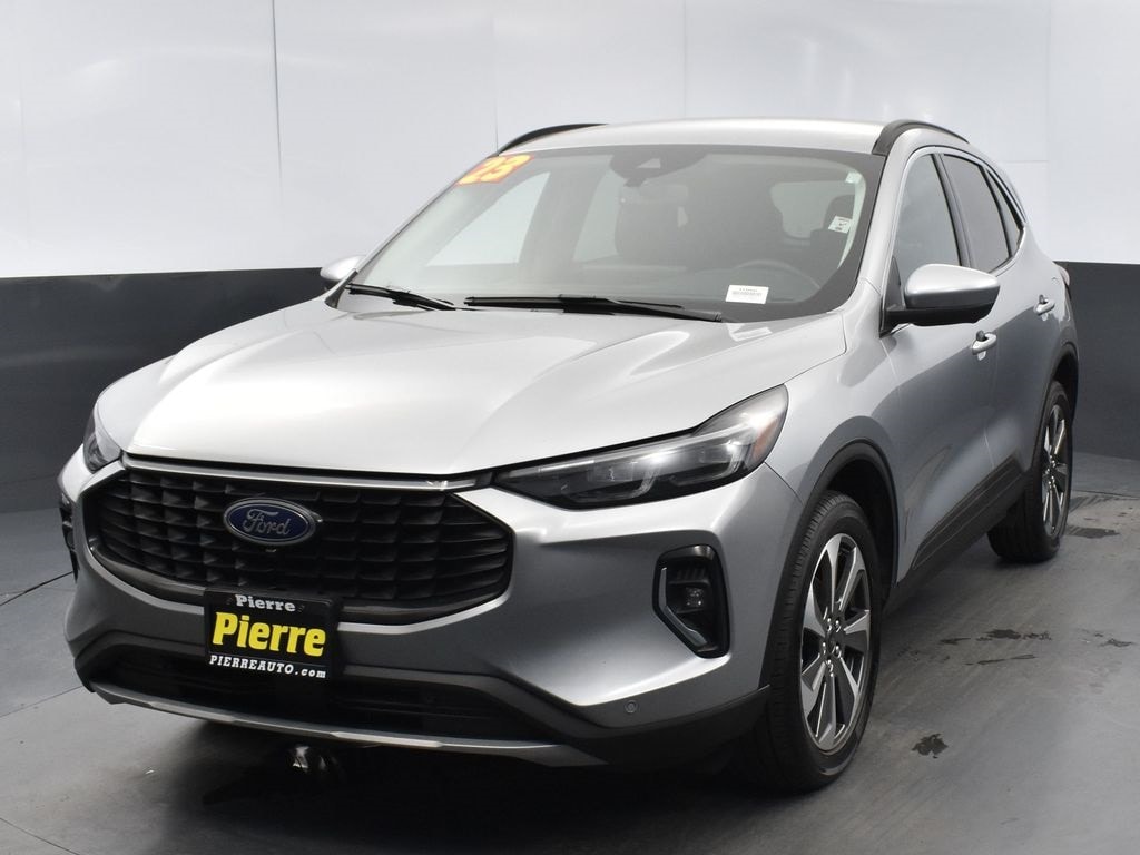 2023 Ford Escape Platinum's photo