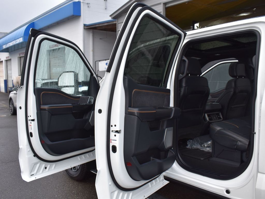 2024 Ford F-350 Super Duty Platinum - Photo 26