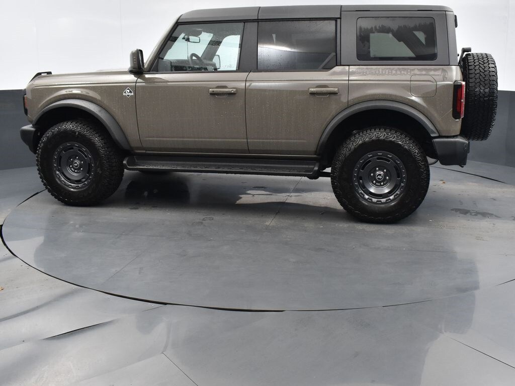 New 2025 Ford Bronco Outer Banks SUV