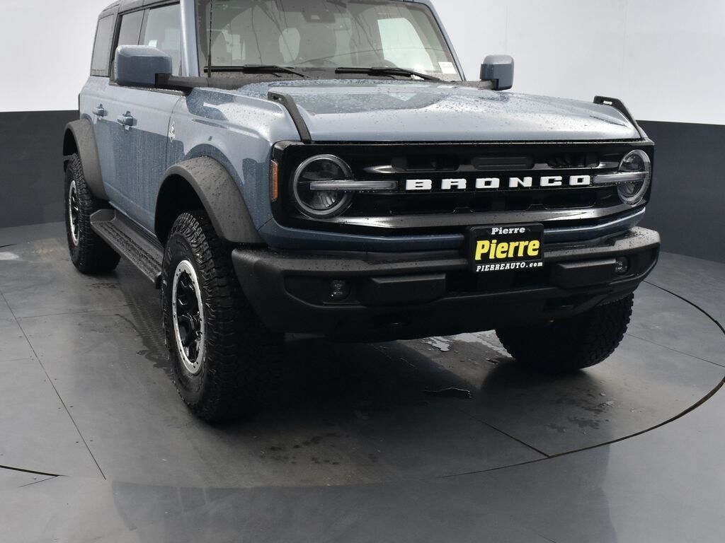 New 2025 Ford Bronco Outer Banks SUV