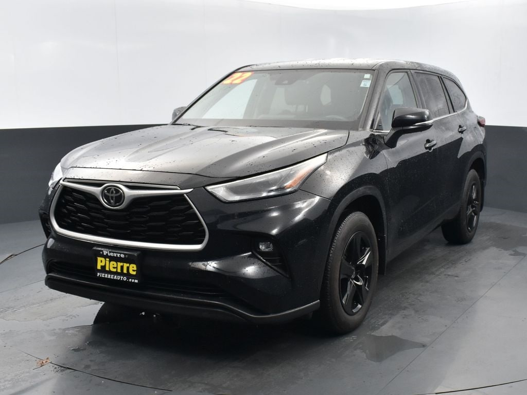 Used 2022 Toyota Highlander LE SUV