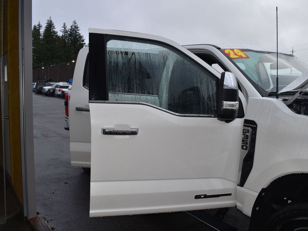 2024 Ford F-350 Super Duty Platinum - Photo 34
