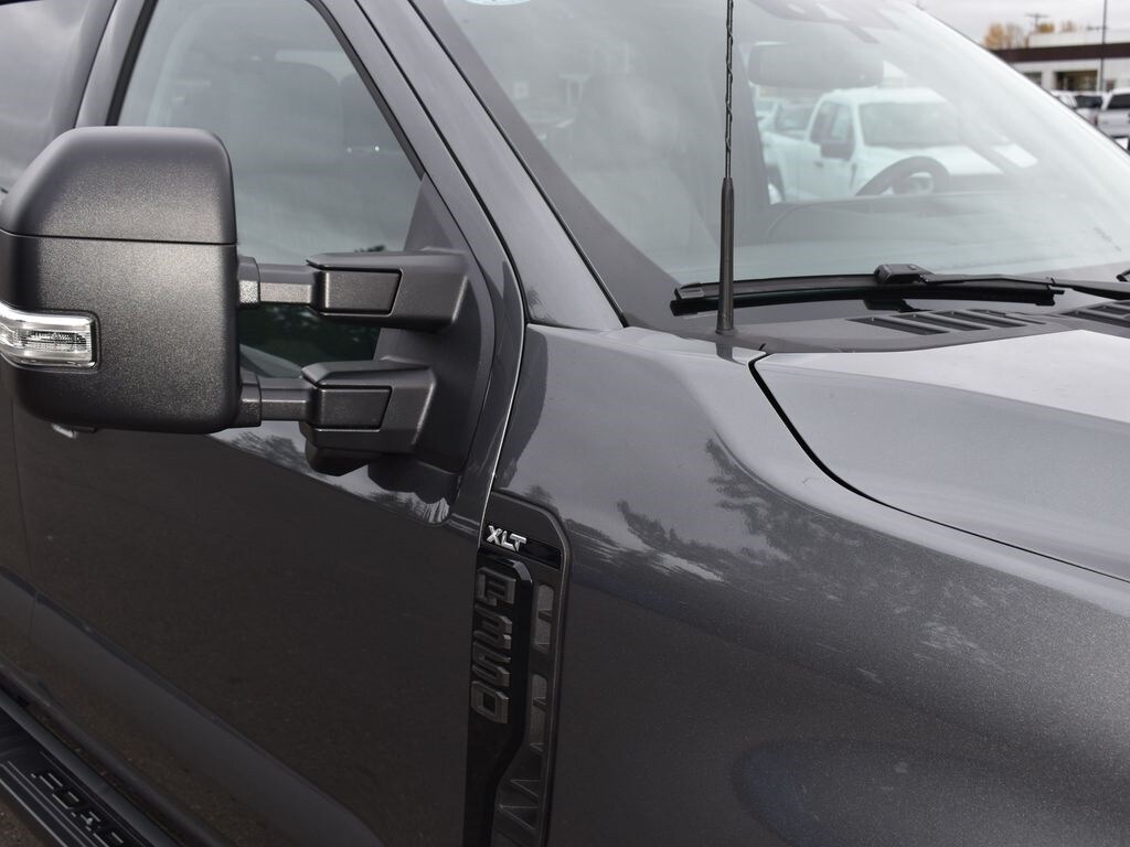 New 2026 Ford F-350 XLT Truck Crew Cab