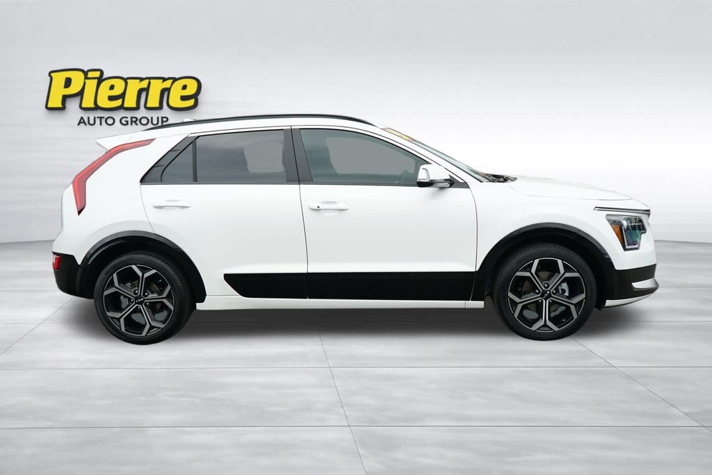 Used 2025 Kia Niro EX Touring SUV