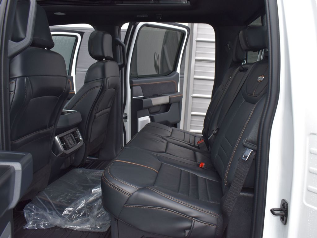 2024 Ford F-350 Super Duty Platinum - Photo 24