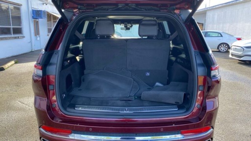 Used 2022 Jeep Grand Cherokee L Overland SUV