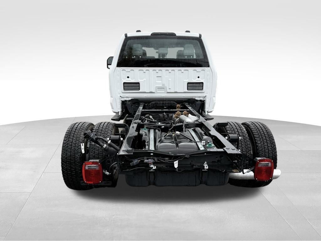 New 2025 Ford F-350 Chassis XL DRW Truck Super Cab